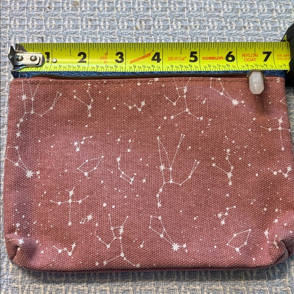 Starry Patterned Pouch - Picture 4 of 5